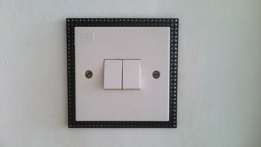 Khung công tắc đèn kiểu Anh (UK Light Switch Frames) - Image 6