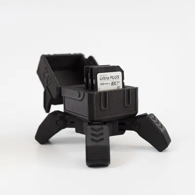 Robot vận chuyển thẻ nhớ SD