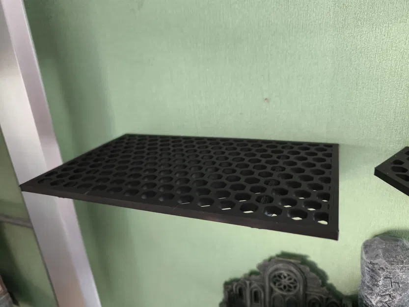 Kệ Treo Tường Tổ Ong 20cm x 12cm In 3D Độc Đáo và Gọn Gàng - Image 1