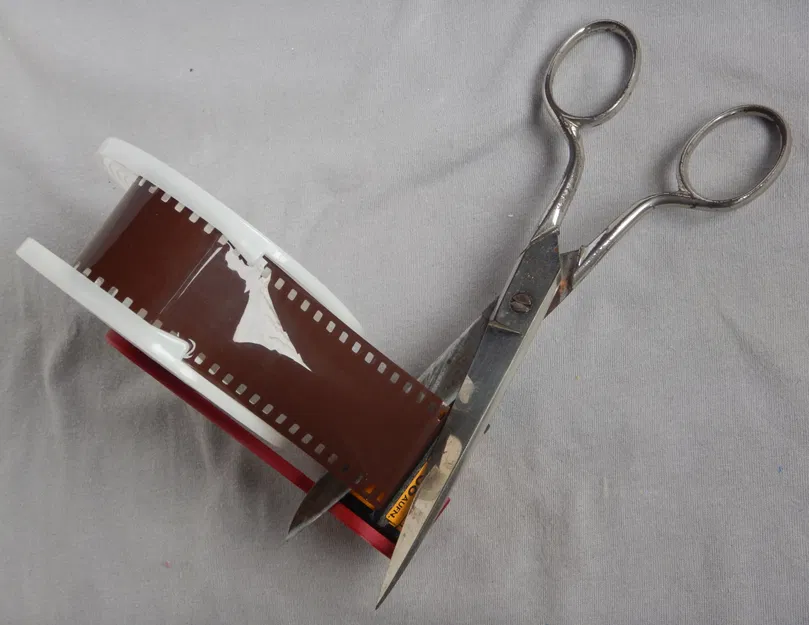 Dụng cụ hỗ trợ nạp phim 35mm vào cuộn (Loading tool for film reels) - Image 5