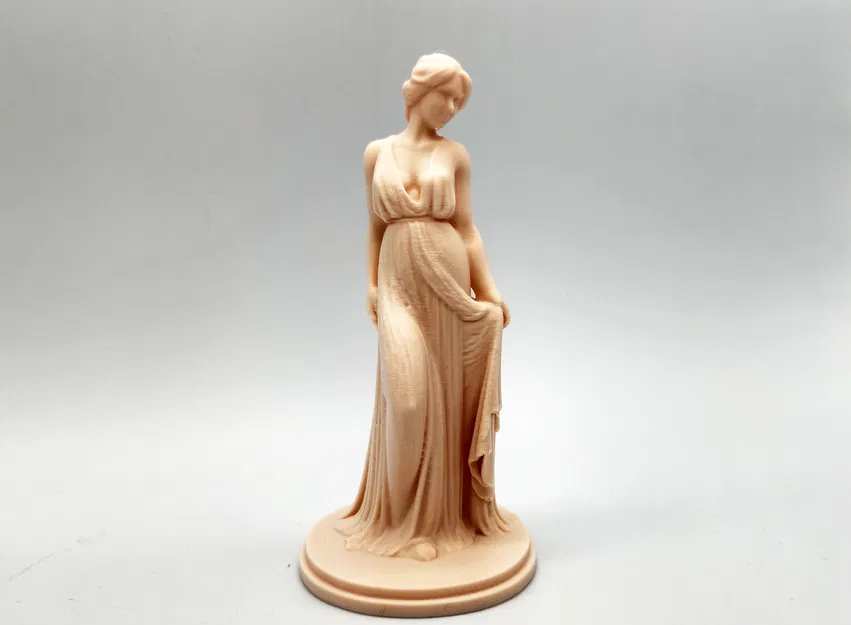 Tượng Nữ Thần Trong Chiếc Áo Choàng Đơn Giản - Image 6