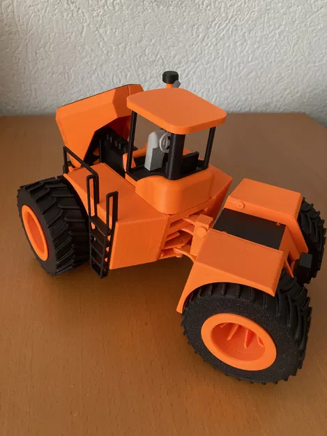 Mô hình xe kéo Tractor Big Bud 700 (đời 2023-2024) tỉ lệ 1/32 - Image 2