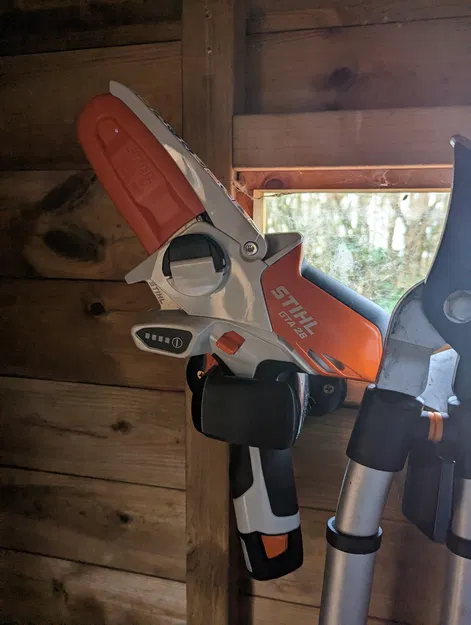 Giá treo tường cho máy cưa cầm tay Stihl GTA 26 - Image 1