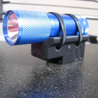 Ngàm gắn đèn pin cho súng Nerf