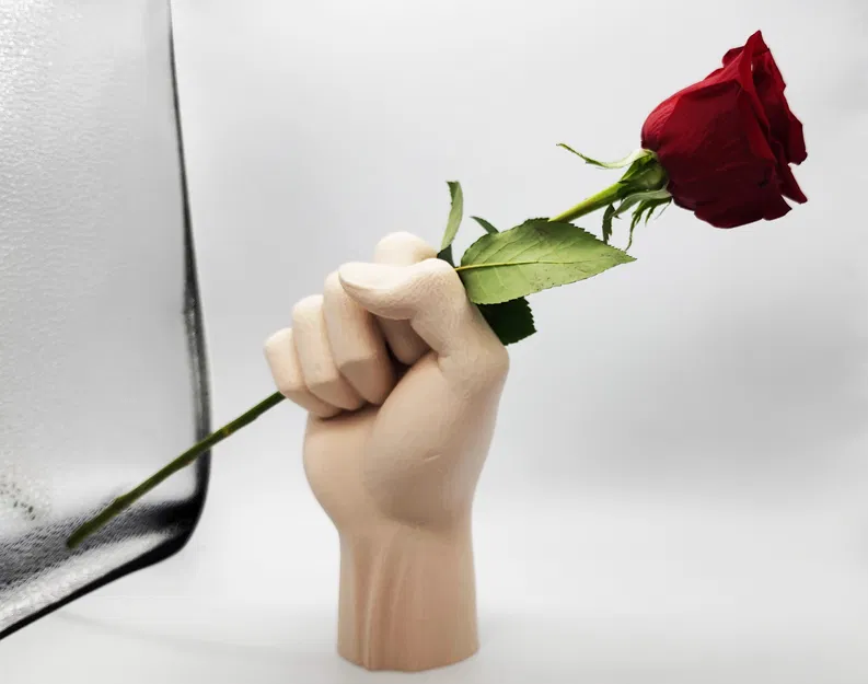 Tác phẩm điêu khắc bàn tay giữ hoa - Image 5