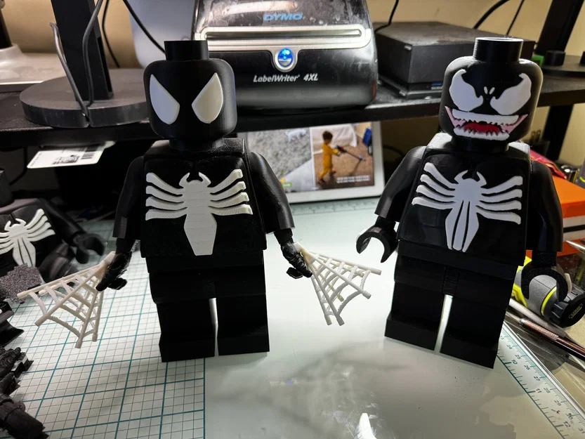 Mô hình Lego Black Spider-Man 10 inch in 3D ấn tượng - Image 3