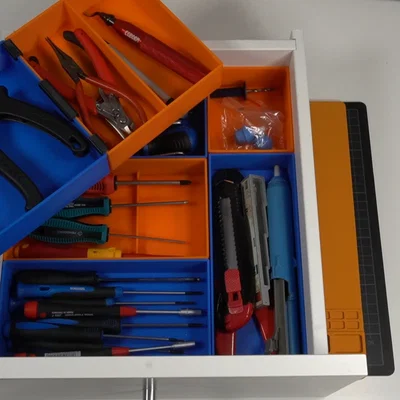 Khay chia ngăn Ikea Kallax: Biến ngăn kéo thành hộp đựng dụng cụ