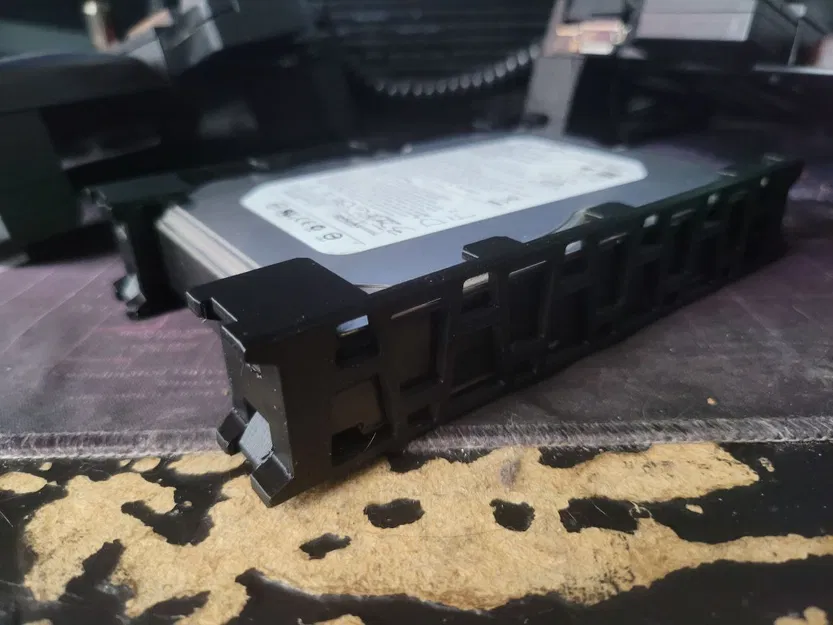 Vỏ bảo vệ ổ cứng HDD 3.5 inch miễn phí - Thiết kế không cần ốc vít! - Image 3