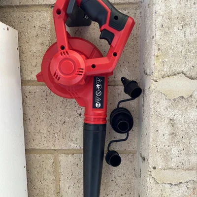 Giá treo tường cho máy thổi bụi và bơm hơi Ozito (Einhell) PXC 18V