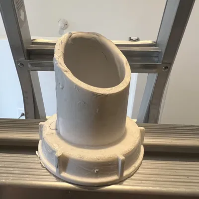 Vòi rót sơn 5 gallon (Bucket Spout) giúp rót sơn gọn gàng, không vương vãi