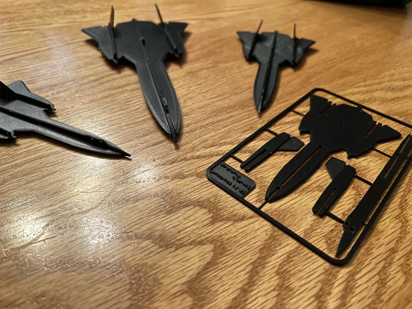 Mô hình Kit Card máy bay SR-71 Blackbird và chân đế - Image 3