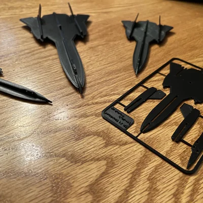 Mô hình Kit Card máy bay SR-71 Blackbird và chân đế