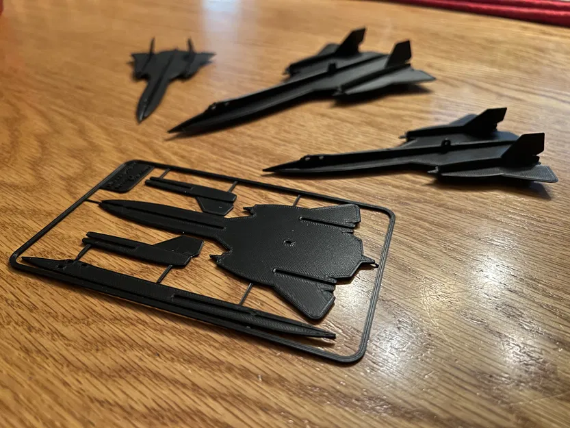 Mô hình Kit Card máy bay SR-71 Blackbird và chân đế - Image 5