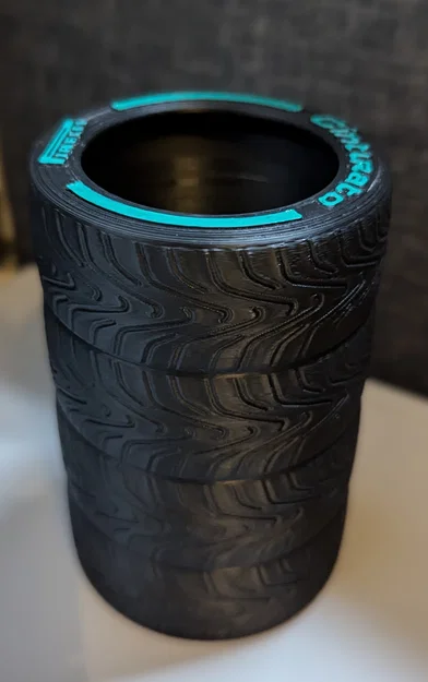 Ống cắm bút hình lốp xe F1 - Bản Intermediate Compound - Image 1