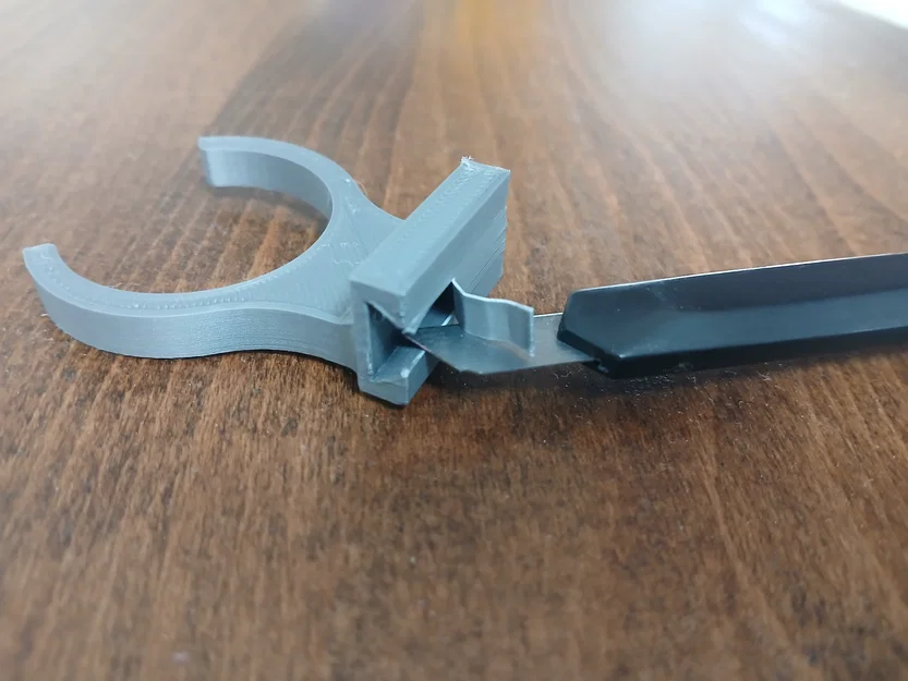 Ngàm cài tấm ốp chân tủ bếp (Kitchen plinth clip) - Image 4