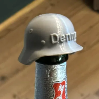 Mũ bảo hiểm cho nắp chai (Bottlecap Helmet) - In 3D độc lạ