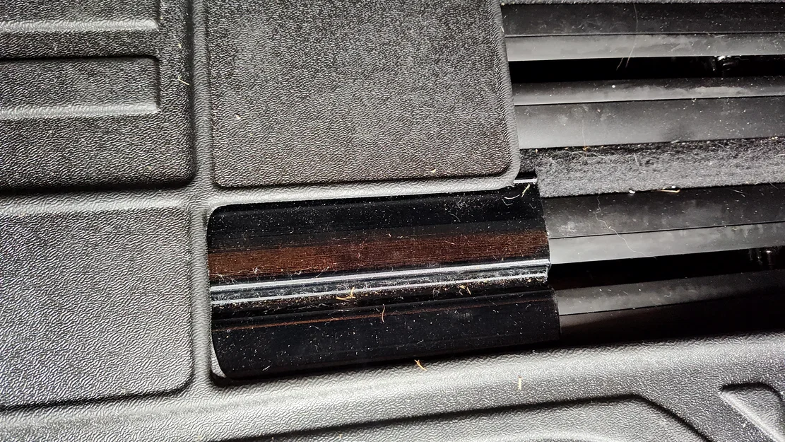 Nắp che đường ray ghế xe Kia Carnival - Image 6