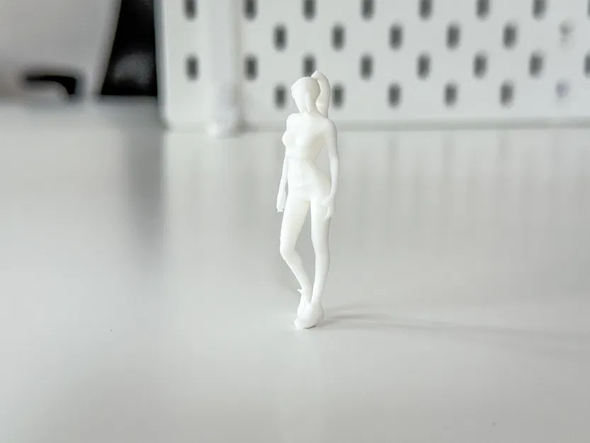 Mô hình thu nhỏ Người phụ nữ/Cô gái tập thể hình cho Diorama - Image 1