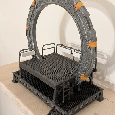Mô hình Stargate SG-1 (tỷ lệ 1:33) kèm chân đế phòng điều khiển