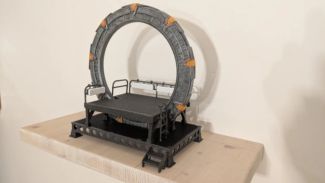 Mô hình Stargate SG-1 (tỷ lệ 1:33) kèm chân đế phòng điều khiển - Image 2
