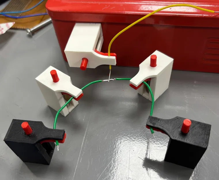 Tay cầm trợ giúp có nam châm dùng cho việc hàn - Image 1