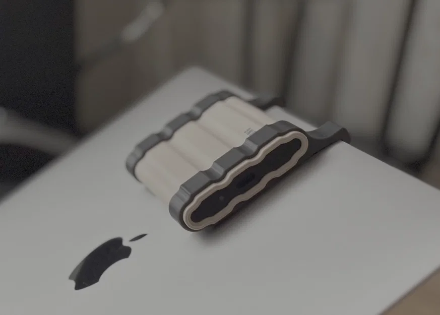 Giá đỡ Samsung T7 Shield cho Macbook - Image 1