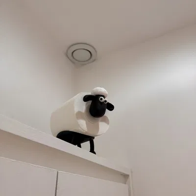 Mô hình chú cừu Shaun giữ giấy vệ sinh - In 3D tùy chỉnh kích thước