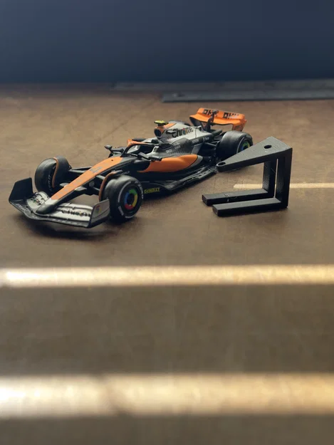 Chân đế trưng bày xe mô hình F1 Bburago tỉ lệ 1:43 cực chất - Image 1