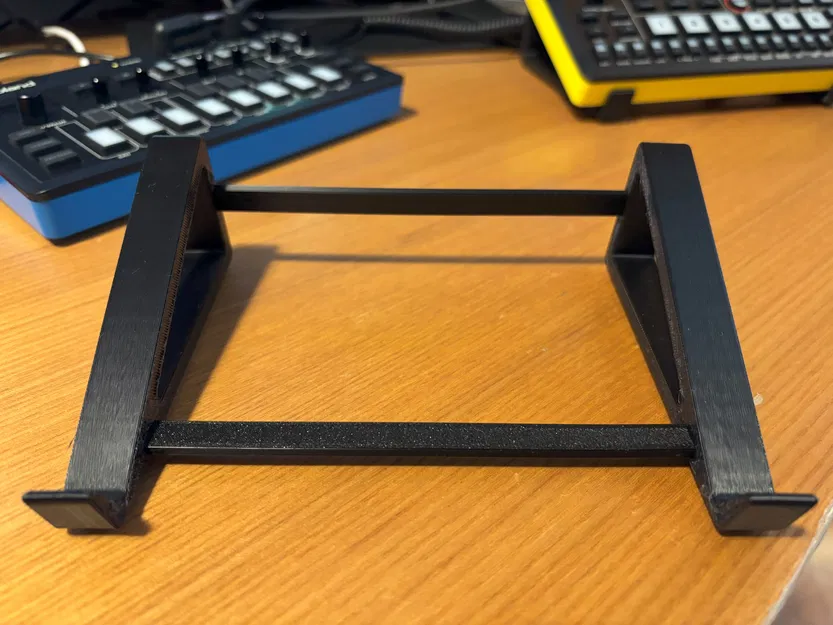 Giá đỡ 3D tiện dụng cho thiết bị Roland AIRA Compact - Image 1