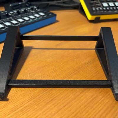 Giá đỡ 3D tiện dụng cho thiết bị Roland AIRA Compact