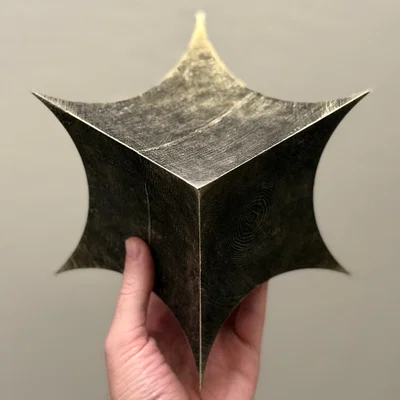 Hyperbolic Cube - Khối Lập Phương Hyperbolic Độc Đáo