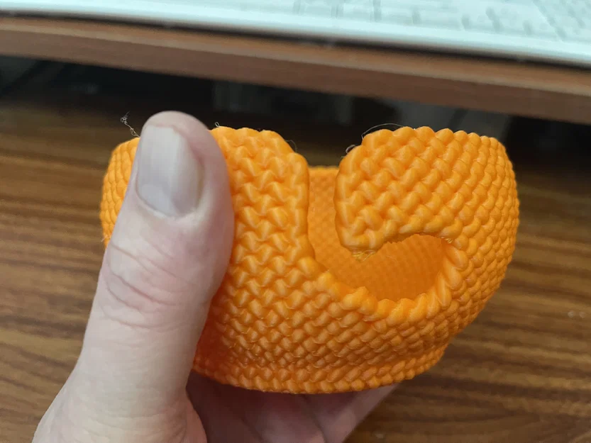 Bát giữ cuộn len 3D (Yarn Bowl) với thiết kế họa tiết vân đan - Image 2