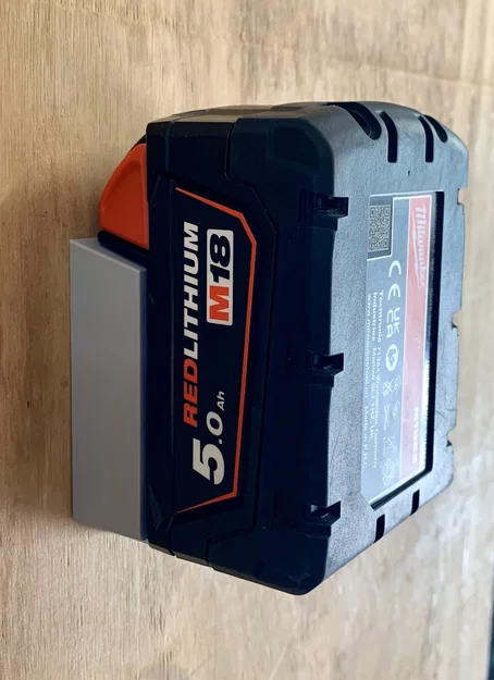 Ngàm gắn pin treo tường cho Milwaukee M18 (3D Printed) - Image 1