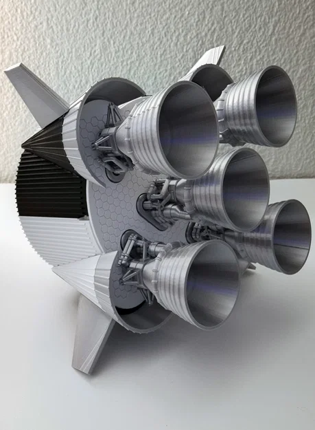 Mô hình động cơ tên lửa Saturn V F-1 (Rocketdyne F1) - Image 1