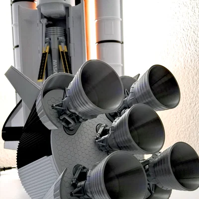 Mô hình động cơ tên lửa Saturn V F-1 (Rocketdyne F1)