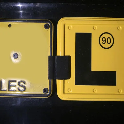 Kẹp giữ biển tập lái (L) và tập sự (P) - Úc