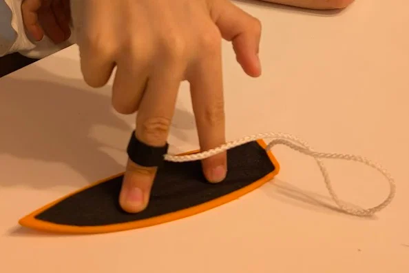 Mô hình ván lướt sóng mini (Surf board finger toy) độc đáo - Image 1
