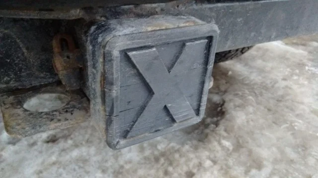 Nắp Đậy Đầu Kéo Trailer Kèm Ngăn Cất Chìa Khóa - Image 1