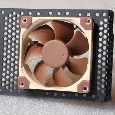 Nắp gắn quạt Noctua 80mm cho hộp điện tử máy in MK4