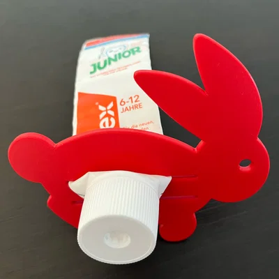 Dụng cụ nặn kem đánh răng hình chú thỏ - Easter Bunny Toothpaste Tube Squeezer