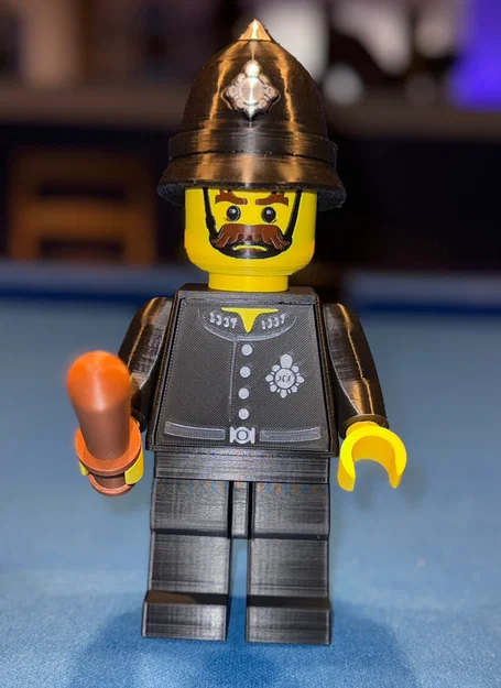 Mô hình Constable Brick MegaFigure (Tỷ lệ 5:1) - Image 1