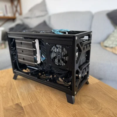 SFFlab - Case máy tính SFF kết hợp Homelab nhỏ gọn