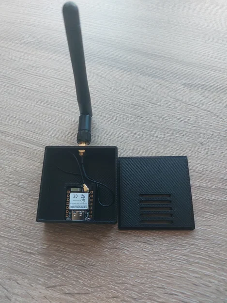 Hộp đựng (case) in 3D bảo vệ board ESP32-C6 XIAO nhỏ gọn - Image 1