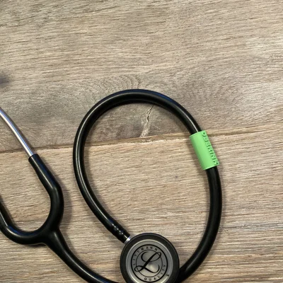 Thẻ tên cho ống nghe y tế (Stethoscope tag)