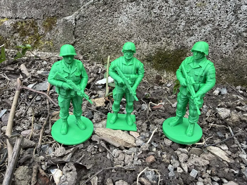 Mô hình những người lính trên bệ đỡ (Soldiers on a pedestal) - Image 1