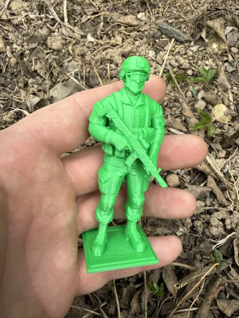 Mô hình những người lính trên bệ đỡ (Soldiers on a pedestal) - Image 2