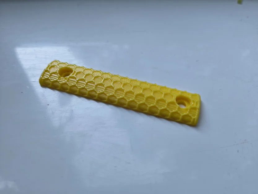 Ốp M-lok họa tiết lục giác (mlok, m lok) - Image 1