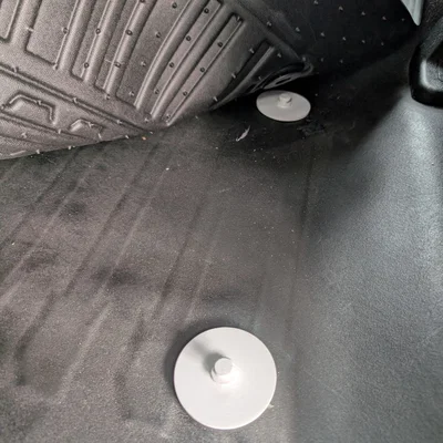 Chốt giữ thảm sàn Ford F150-350 cho sàn nhựa Vinyl