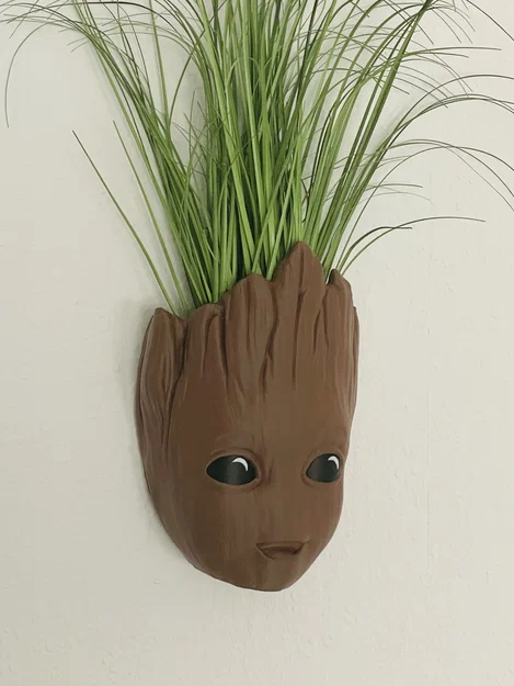 Chậu cây Baby Groot treo tường - Image 2