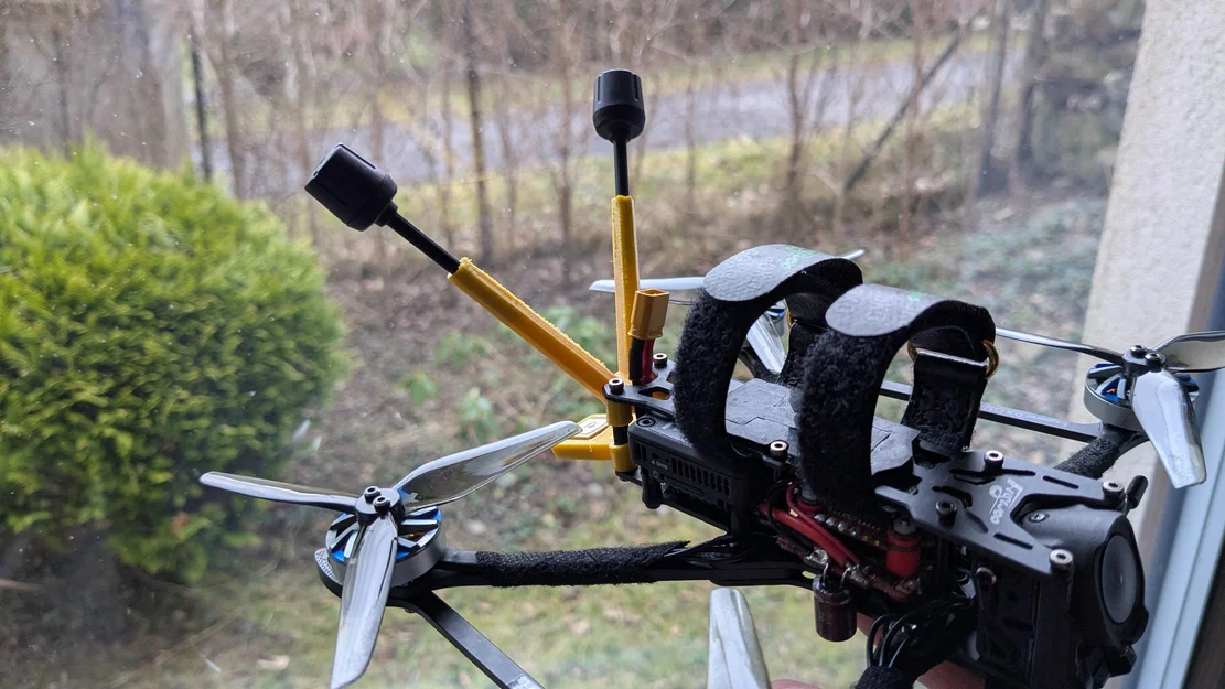 Ngàm gắn anten DJI O4 cho Flywoo Explorer LR4 (3D Print) - Image 1